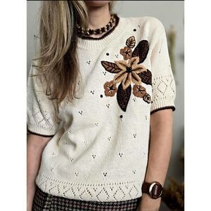 Vintage Cricket Lane short sleeve silk sweater with appliqué and embroidery as M